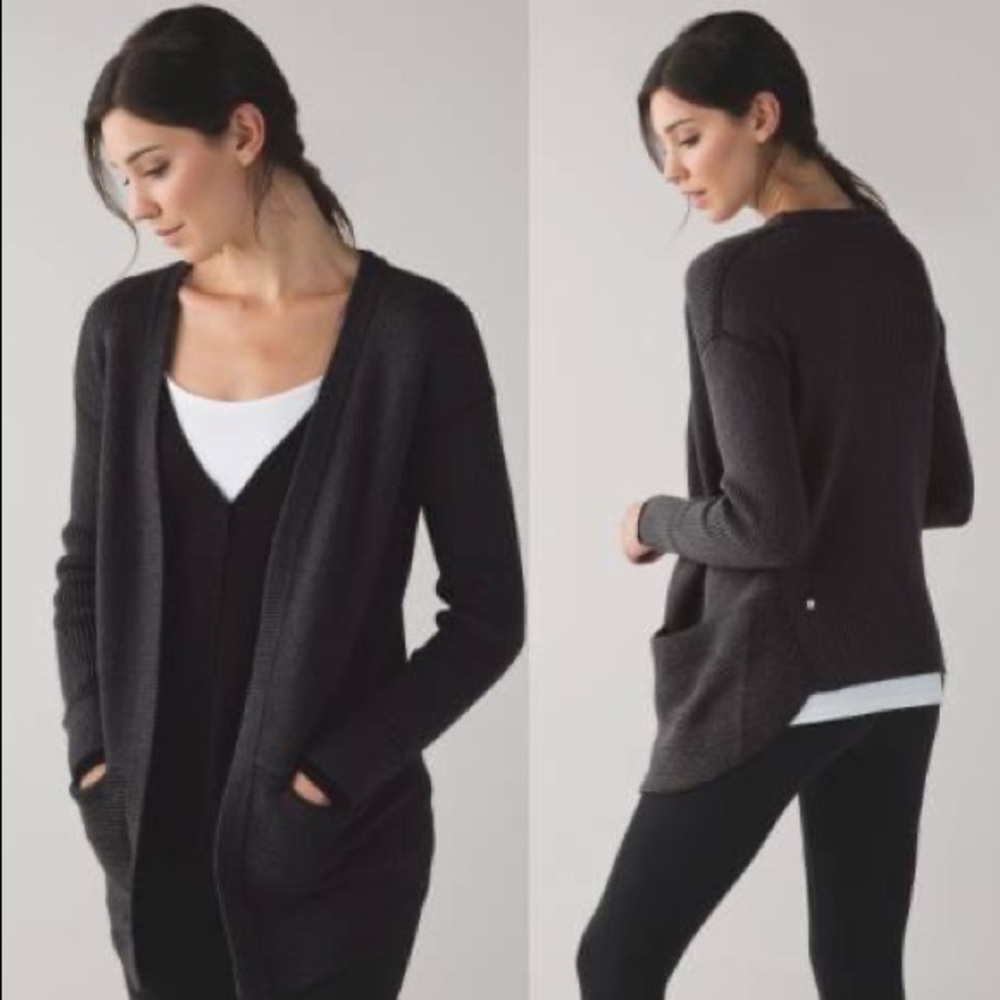 Lululemon vestigan size 6